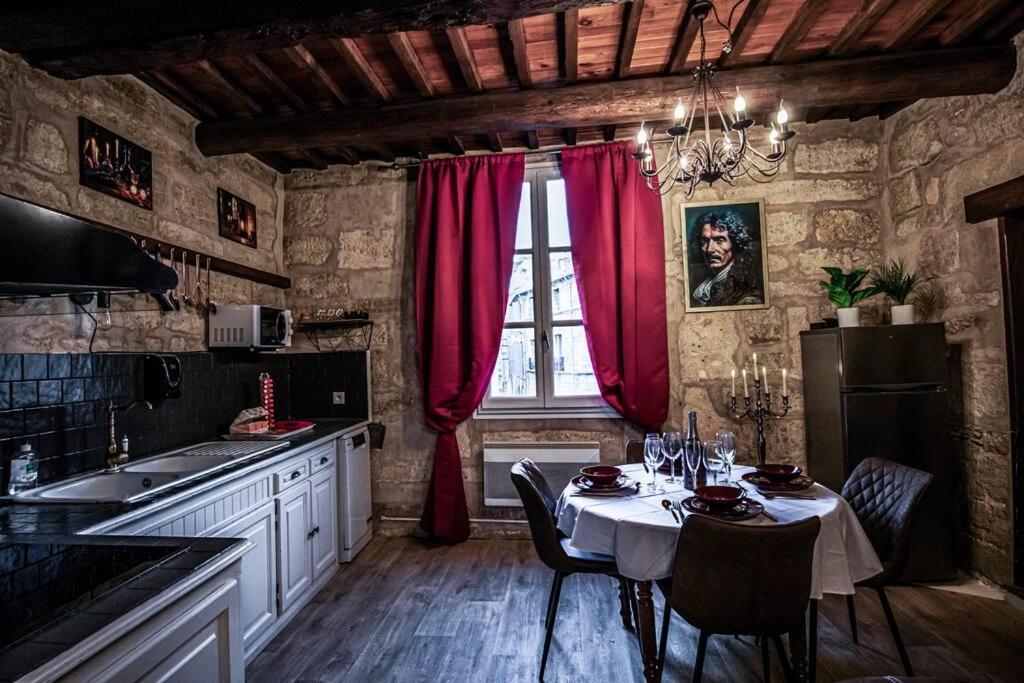 Le Moliere - Enigme Et Sauna Apartment Pezenas Bagian luar foto