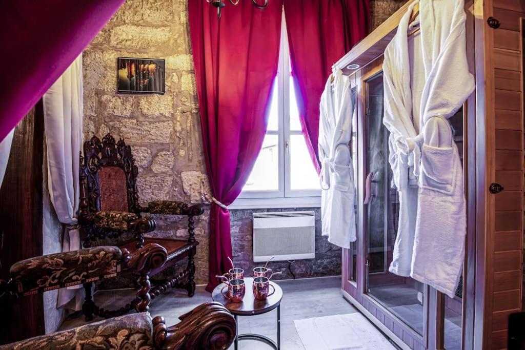 Le Moliere - Enigme Et Sauna Apartment Pezenas Bagian luar foto