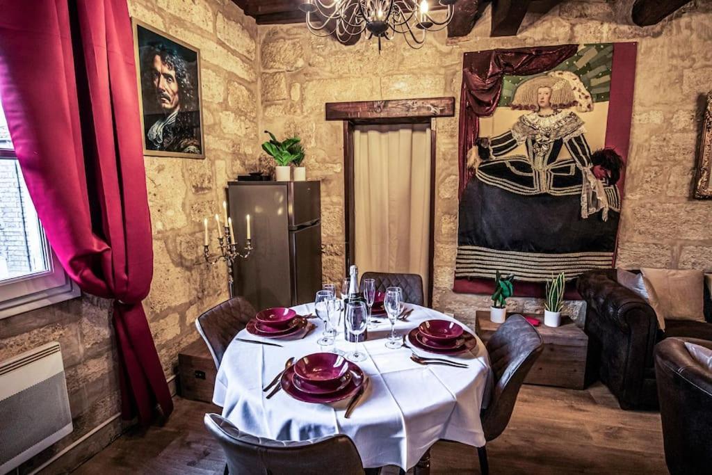 Le Moliere - Enigme Et Sauna Apartment Pezenas Bagian luar foto